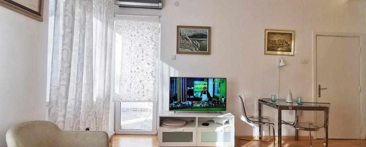 Gala Center Apartment