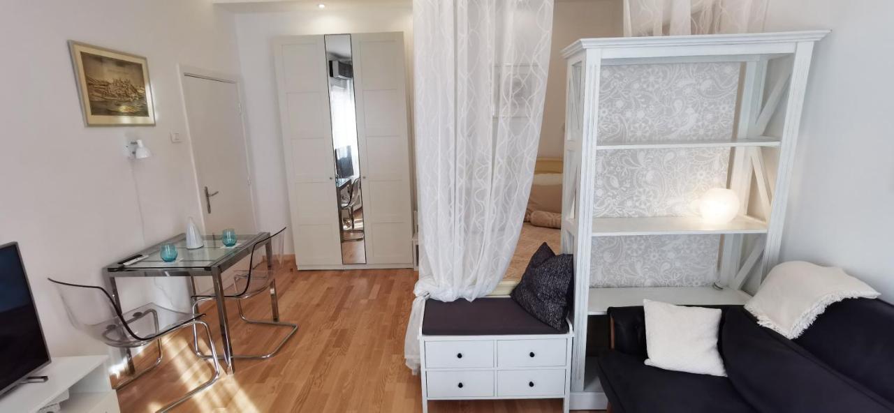Gala Center Apartment *